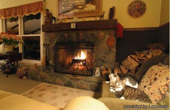 Weathertop Mountain Inn Waitsfield Интерьер фото