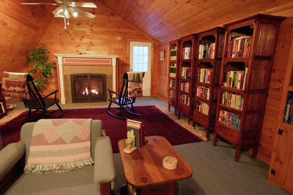 Weathertop Mountain Inn Waitsfield Экстерьер фото